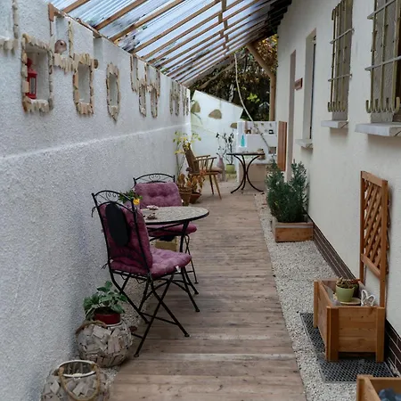 Entspannter Erwin In Ruhiger Waldrandlage Mit Balkon Und Kamin Marburg