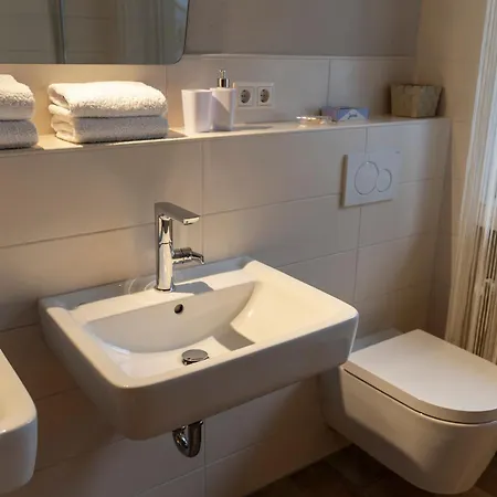 Entspannter Erwin In Ruhiger Waldrandlage Mit Balkon Und Kamin Marburg