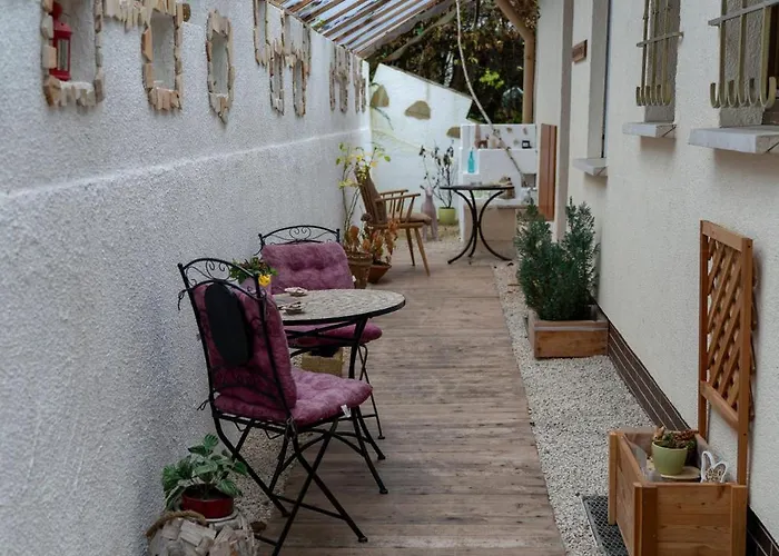 Entspannter Erwin In Ruhiger Waldrandlage Mit Balkon Und Kamin Marburg