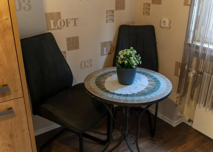 Entspannter Erwin In Ruhiger Waldrandlage Mit Balkon Und Kamin * Marburg