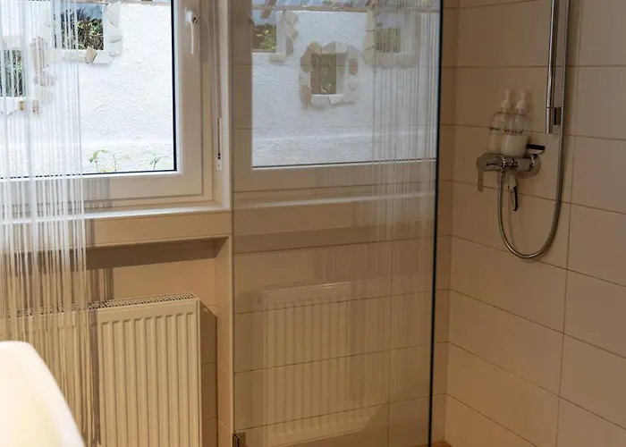 Entspannter Erwin In Ruhiger Waldrandlage Mit Balkon Und Kamin * Marburg