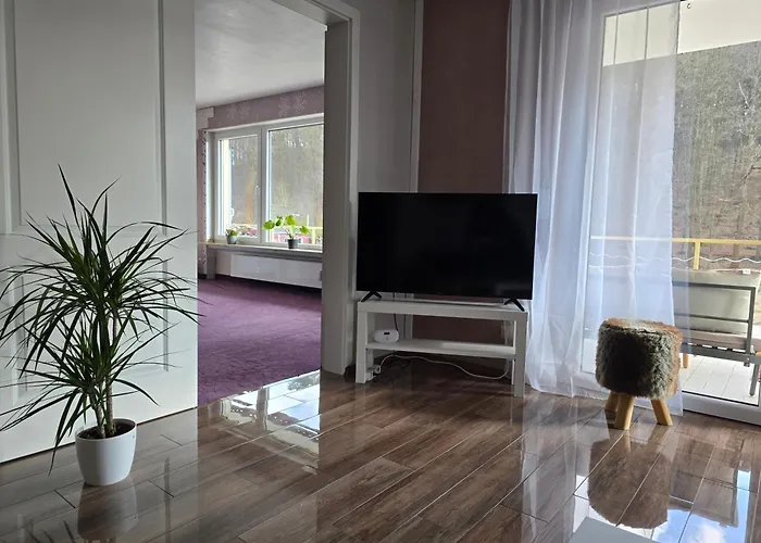 Entspannter Erwin In Ruhiger Waldrandlage Mit Balkon Und Kamin